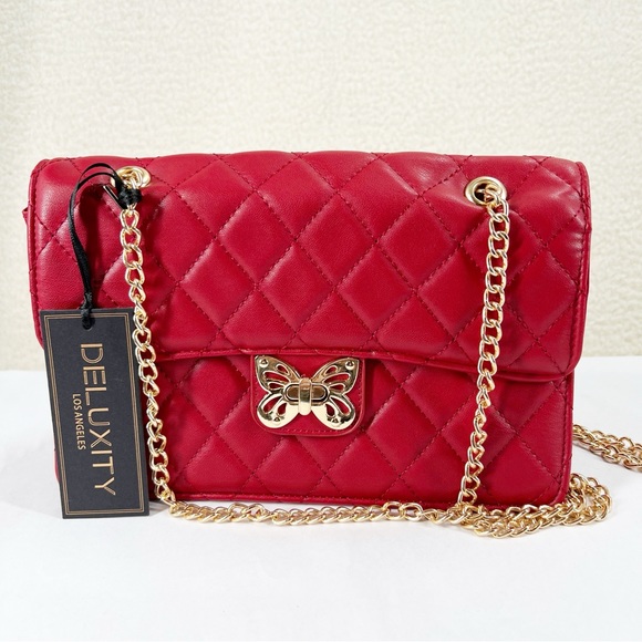 Deluxity Los Angeles Red  Gold Chain Quilted Adjustable Shoulder Bag NEW - Picture 1 of 10